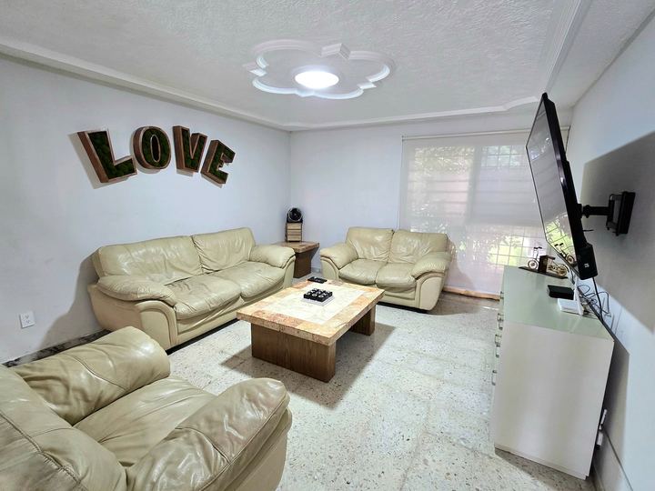 Casa 4BR con gran Patio · EXPO GDL